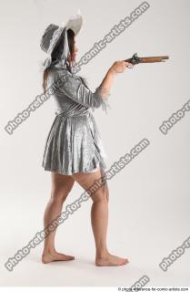 01 2020 LUCI AVIOL LADY WITH GUN (8)